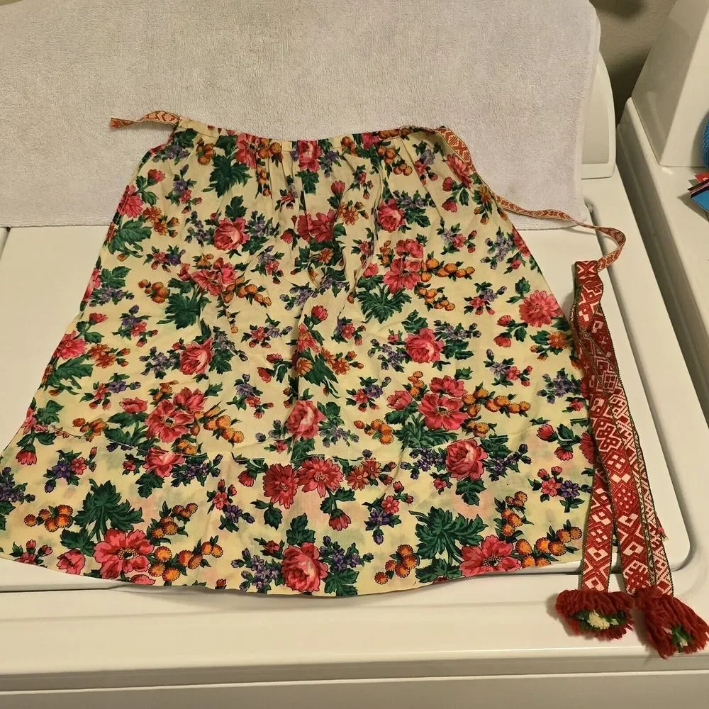 Vintage 1940s‎ Swedish Floral Handmade Half Apron Lightweight Cotton READ